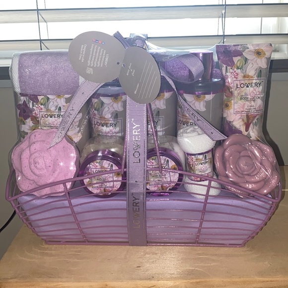 Other - 13 piece Lovery home spa gift basket